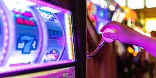 Casino-style games including live dealer and slot categories on ji777